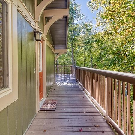 Gatlinburg Views A Unique Cabin Mountain Views Expansive Decks Adjacent To Gatlinburg & Ski Lodge Cabin Экстерьер фото