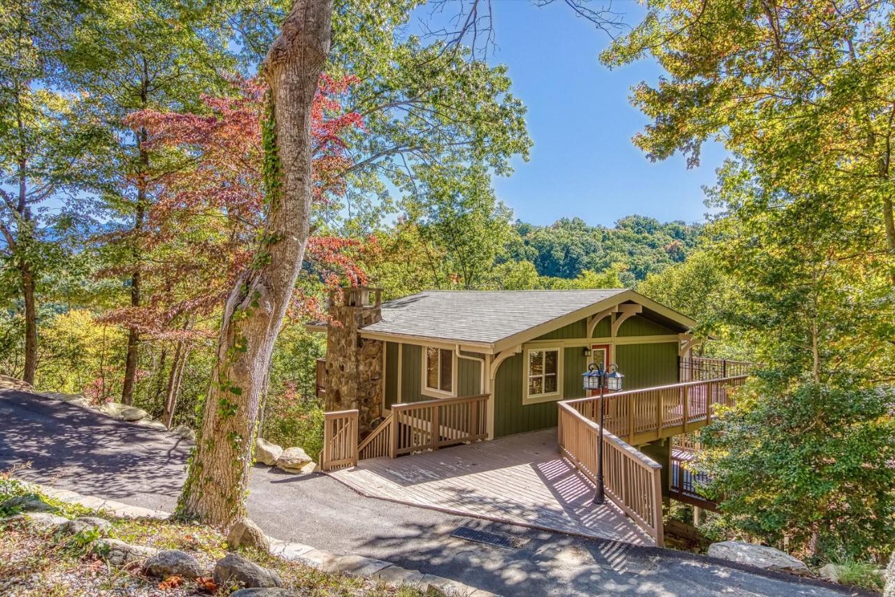 Gatlinburg Views A Unique Cabin Mountain Views Expansive Decks Adjacent To Gatlinburg & Ski Lodge Cabin Экстерьер фото