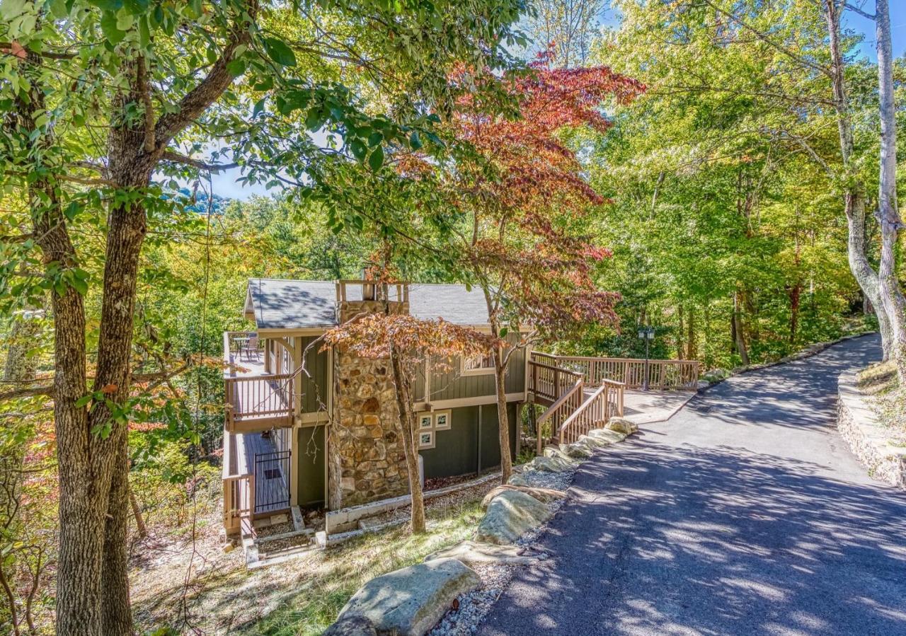 Gatlinburg Views A Unique Cabin Mountain Views Expansive Decks Adjacent To Gatlinburg & Ski Lodge Cabin Экстерьер фото