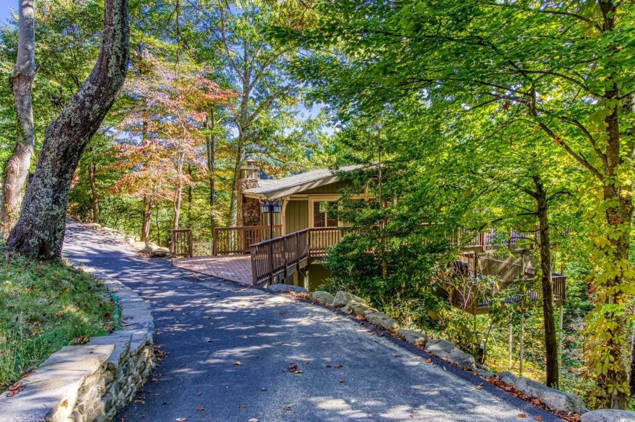 Gatlinburg Views A Unique Cabin Mountain Views Expansive Decks Adjacent To Gatlinburg & Ski Lodge Cabin Экстерьер фото
