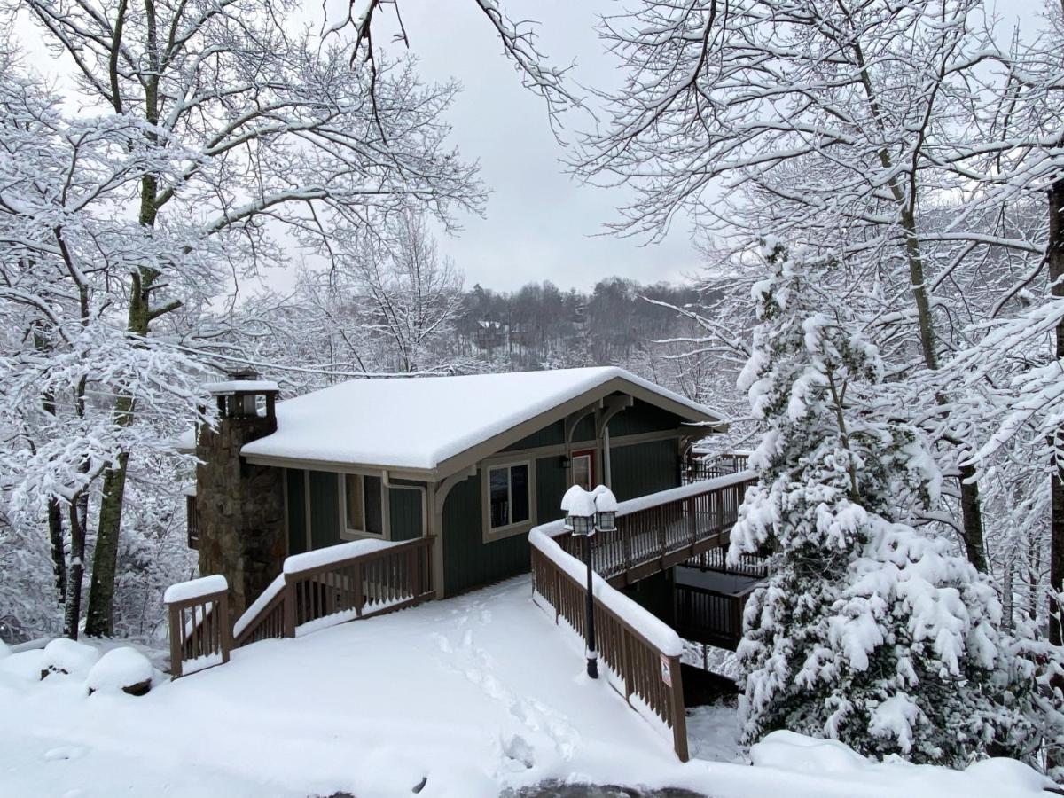 Gatlinburg Views A Unique Cabin Mountain Views Expansive Decks Adjacent To Gatlinburg & Ski Lodge Cabin Экстерьер фото