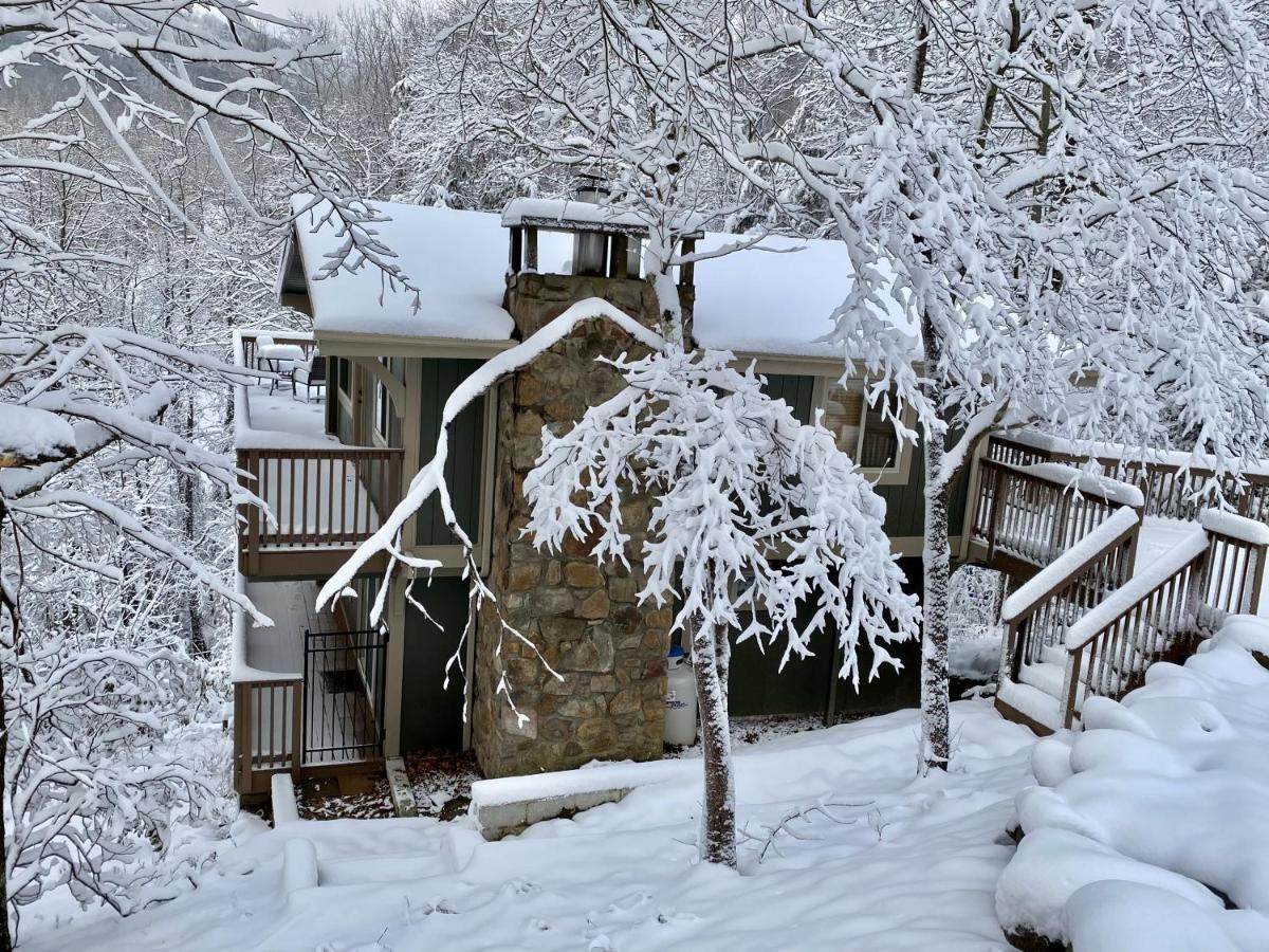 Gatlinburg Views A Unique Cabin Mountain Views Expansive Decks Adjacent To Gatlinburg & Ski Lodge Cabin Экстерьер фото