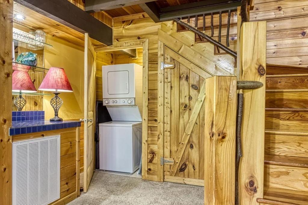 Gatlinburg Views A Unique Cabin Mountain Views Expansive Decks Adjacent To Gatlinburg & Ski Lodge Cabin Экстерьер фото