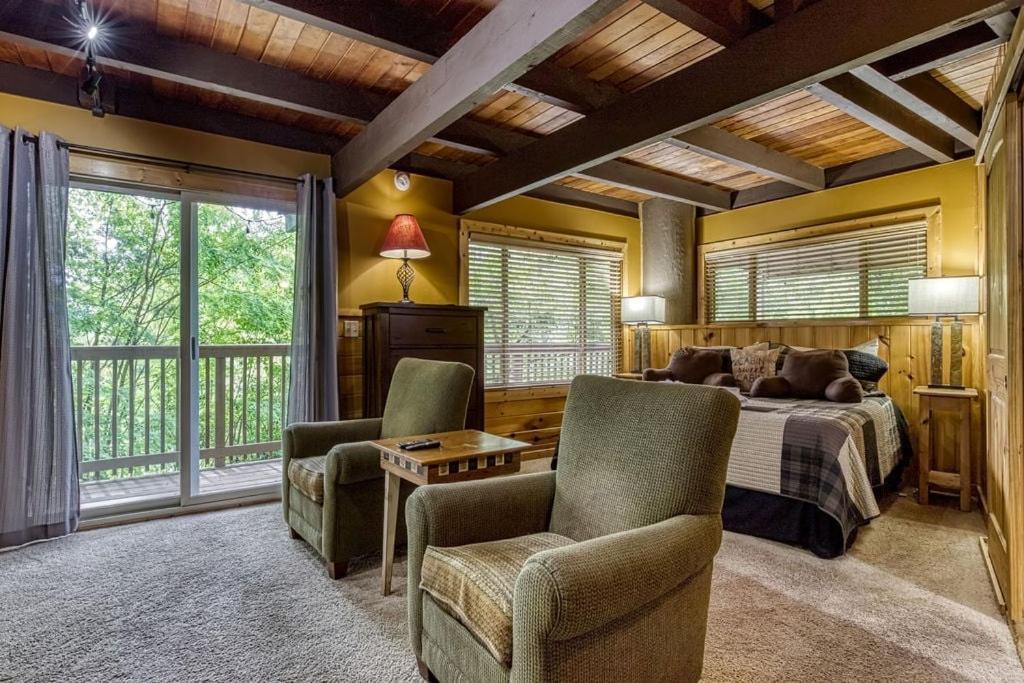 Gatlinburg Views A Unique Cabin Mountain Views Expansive Decks Adjacent To Gatlinburg & Ski Lodge Cabin Экстерьер фото