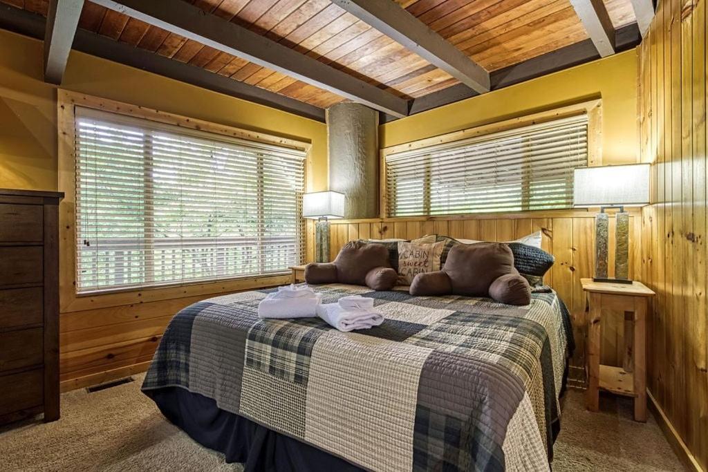 Gatlinburg Views A Unique Cabin Mountain Views Expansive Decks Adjacent To Gatlinburg & Ski Lodge Cabin Экстерьер фото